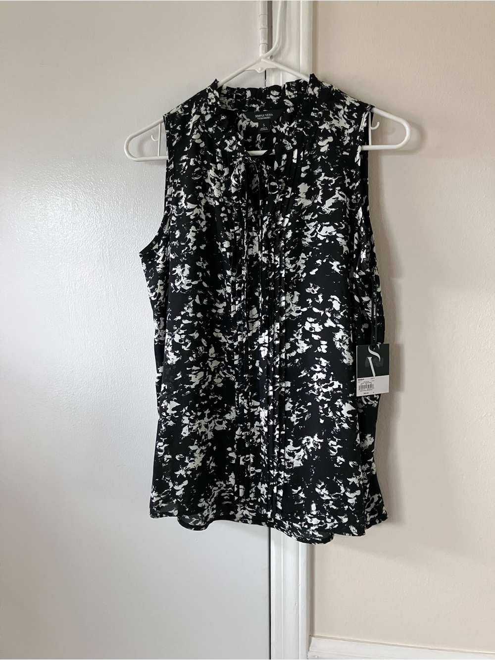 Simply Vera Vera Wang Black & White Sleeveless Printed Tank